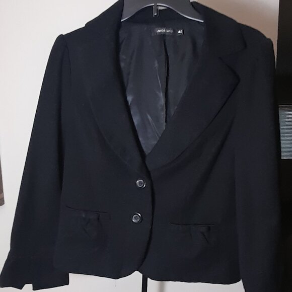 Black elbow sleeve Jacket - Picture 2 of 3